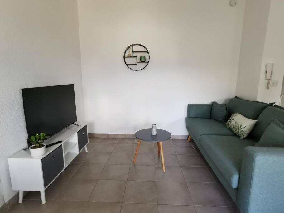 Appartement 2 Personnes Trets Esterno foto